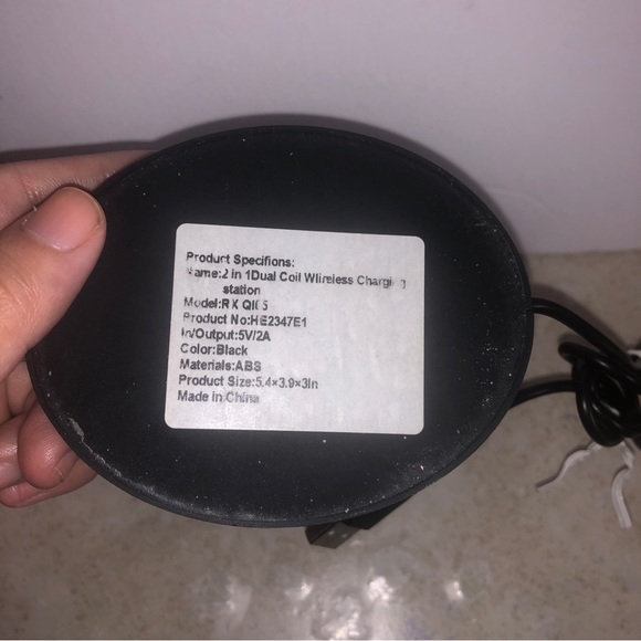 2 in 1 Dual Coil Wireless Charging Station for iPhone and Apple Watch - Picture 4 of 5